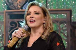 Cantora Mariangela Zan apresenta programa na TV Aparecida - Divulgação